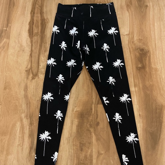 Spiritual Gangster Girls Black Palm Tree Athletic Activewear Leggings Size 8 - Picture 3 of 5